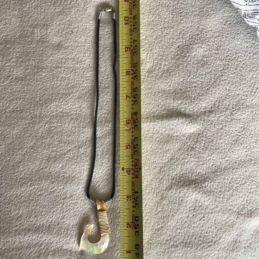 Hawaiian Jewelry Hand Carved Natural Fish Hook Buffalo Bone Hawaii Necklace - Picture 7 of 10